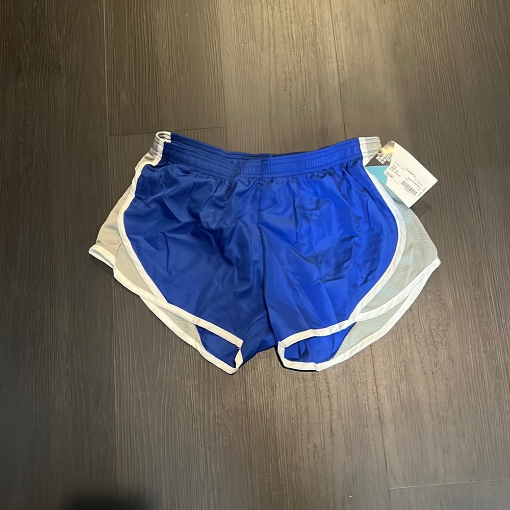 NWT girls sofffe athletic shorts. Size small